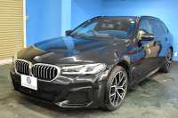 BMW 5シリーズ 523d Xﾄﾞﾗｲﾌﾞ ﾂｰﾘﾝｸﾞ Mｽﾎﾟｰﾂ LCI後期 ｴｸｽｸﾙｰｼﾌﾞﾅｯﾊﾟﾚｻﾞｰP 全席ﾋｰﾀｰ付ｴｸｽｸﾙｰｼﾌﾞﾅｯﾊﾟﾓｶﾚｻﾞｰ 新ﾃﾞｻﾞｲﾝLEDﾍｯﾄﾞﾗｲﾄ ACC HUD 19AW 可変ｻｽﾍﾟﾝｼｮﾝ ﾗｲﾌﾞｺｸﾋﾟｯﾄ ﾀｯﾁﾊﾟﾈﾙﾅﾋﾞTV3Dﾋﾞｭｰ 電動Rｹﾞｰﾄ ｽﾏｰﾄｷｰ 2年保証