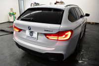 BMW 5シリーズ 523dﾂｰﾘﾝｸﾞ Mｽﾎﾟｰﾂ ｲﾉﾍﾞｰｼｮﾝ&ﾊｲﾗｲﾝP 全席ﾋｰﾀｰ付黒革 LEDﾍｯﾄﾞﾗｲﾄ 追従ACC HUD 車線変更&逸脱警告 衝突軽減B ｼﾞｪｽﾁｬｰCﾀｯﾁﾊﾟﾈﾙ対応iﾄﾞﾗｲﾌﾞHDDﾅﾋﾞ ﾌﾙｾｸﾞ 全周囲ｶﾒﾗ3Dﾋﾞｭｰ  電動Rｹﾞｰﾄ 19AW 液晶ﾒｰﾀｰ ﾜｲﾔﾚｽ充電 2年保証