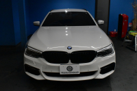 BMW 5シリーズ 523dﾂｰﾘﾝｸﾞ Mｽﾎﾟｰﾂ ｲﾉﾍﾞｰｼｮﾝ&ﾊｲﾗｲﾝP 全席ﾋｰﾀｰ付黒革 LEDﾍｯﾄﾞﾗｲﾄ 追従ACC HUD 車線変更&逸脱警告 衝突軽減B ｼﾞｪｽﾁｬｰCﾀｯﾁﾊﾟﾈﾙ対応iﾄﾞﾗｲﾌﾞHDDﾅﾋﾞ ﾌﾙｾｸﾞ 全周囲ｶﾒﾗ3Dﾋﾞｭｰ  電動Rｹﾞｰﾄ 19AW 液晶ﾒｰﾀｰ ﾜｲﾔﾚｽ充電 2年保証