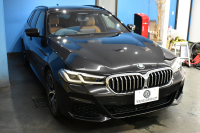 BMW 5シリーズ 540i Xﾄﾞﾗｲﾌﾞﾂｰﾘﾝｸﾞ Mｽﾎﾟｰﾂ LCI後期 4WD 全席ﾋｰﾀ付ｺﾆｬｯｸﾚｻﾞｰ 新ﾃﾞｻﾞｲﾝLEDﾍｯﾄﾞﾗｲﾄ ACC HUD LCW 可変ｻｽﾍﾟﾝｼｮﾝ 19AW Mｽﾎﾟｰﾂﾌﾞﾚｰｷ ﾗｲﾌﾞｺｸﾋﾟｯﾄ ﾌﾙｾｸﾞ全周囲ｶﾒﾗ 電動Rｹﾞｰﾄ ｽﾏｰﾄｷｰ 2年保証
