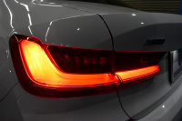 BMW 3シリーズ 320d Xﾄﾞﾗｲﾌﾞ Mｽﾎﾟｰﾂ 期間限定特別掲載！ 4WD ﾃﾞﾋﾞｭｰ&ｺﾝﾌｫｰﾄP ｻﾝﾙｰﾌ 全周囲ｶﾒﾗ ﾋｰﾀｰ付黒革電動ｽﾎﾟｰﾂｼｰﾄ 19AW 電動ﾄﾗﾝｸ ﾜｲﾔﾚｽ充電 追従ACC LEDﾍｯﾄﾞﾗｲﾄ ﾗｲﾌﾞｺｯｸﾋﾟｯﾄ ｱｯﾌﾟﾙｶｰﾌﾟﾚｲ  側面衝突&車線変更&逸脱&歩行者警告 液晶ﾒｰﾀｰ 2年保証
