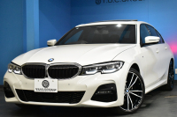 BMW 3シリーズ 320d Xﾄﾞﾗｲﾌﾞ Mｽﾎﾟｰﾂ 期間限定特別掲載！ 4WD ﾃﾞﾋﾞｭｰ&ｺﾝﾌｫｰﾄP ｻﾝﾙｰﾌ 全周囲ｶﾒﾗ ﾋｰﾀｰ付黒革電動ｽﾎﾟｰﾂｼｰﾄ 19AW 電動ﾄﾗﾝｸ ﾜｲﾔﾚｽ充電 追従ACC LEDﾍｯﾄﾞﾗｲﾄ ﾗｲﾌﾞｺｯｸﾋﾟｯﾄ ｱｯﾌﾟﾙｶｰﾌﾟﾚｲ  側面衝突&車線変更&逸脱&歩行者警告 液晶ﾒｰﾀｰ 2年保証