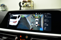 BMW 3シリーズ 320d Xﾄﾞﾗｲﾌﾞ Mｽﾎﾟｰﾂ 4WD ﾃﾞﾋﾞｭｰ&ｺﾝﾌｫｰﾄP ｻﾝﾙｰﾌ 全周囲ｶﾒﾗ ﾋｰﾀｰ付黒革電動ｽﾎﾟｰﾂｼｰﾄ 19AW 電動ﾄﾗﾝｸ ﾜｲﾔﾚｽ充電 追従ACC LEDﾍｯﾄﾞﾗｲﾄ ﾗｲﾌﾞｺｯｸﾋﾟｯﾄ ｱｯﾌﾟﾙｶｰﾌﾟﾚｲ  側面衝突&車線変更&逸脱&歩行者警告 液晶ﾒｰﾀｰ 後退ｱｼｽﾄ 2年保証