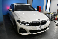 BMW 3シリーズ 320d Xﾄﾞﾗｲﾌﾞ Mｽﾎﾟｰﾂ 期間限定特別掲載！ 4WD ﾃﾞﾋﾞｭｰ&ｺﾝﾌｫｰﾄP ｻﾝﾙｰﾌ 全周囲ｶﾒﾗ ﾋｰﾀｰ付黒革電動ｽﾎﾟｰﾂｼｰﾄ 19AW 電動ﾄﾗﾝｸ ﾜｲﾔﾚｽ充電 追従ACC LEDﾍｯﾄﾞﾗｲﾄ ﾗｲﾌﾞｺｯｸﾋﾟｯﾄ ｱｯﾌﾟﾙｶｰﾌﾟﾚｲ  側面衝突&車線変更&逸脱&歩行者警告 液晶ﾒｰﾀｰ 2年保証