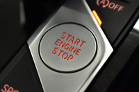 BMW 3シリーズ 320d Xﾄﾞﾗｲﾌﾞ Mｽﾎﾟｰﾂ 4WD ﾃﾞﾋﾞｭｰ&ｺﾝﾌｫｰﾄP ｻﾝﾙｰﾌ 全周囲ｶﾒﾗ ﾋｰﾀｰ付黒革電動ｽﾎﾟｰﾂｼｰﾄ 19AW 電動ﾄﾗﾝｸ ﾜｲﾔﾚｽ充電 追従ACC LEDﾍｯﾄﾞﾗｲﾄ ﾗｲﾌﾞｺｯｸﾋﾟｯﾄ ｱｯﾌﾟﾙｶｰﾌﾟﾚｲ  側面衝突&車線変更&逸脱&歩行者警告 液晶ﾒｰﾀｰ 後退ｱｼｽﾄ 2年保証