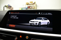 BMW 3シリーズ 320d Xﾄﾞﾗｲﾌﾞ Mｽﾎﾟｰﾂ 期間限定特別掲載！ 4WD ﾃﾞﾋﾞｭｰ&ｺﾝﾌｫｰﾄP ｻﾝﾙｰﾌ 全周囲ｶﾒﾗ ﾋｰﾀｰ付黒革電動ｽﾎﾟｰﾂｼｰﾄ 19AW 電動ﾄﾗﾝｸ ﾜｲﾔﾚｽ充電 追従ACC LEDﾍｯﾄﾞﾗｲﾄ ﾗｲﾌﾞｺｯｸﾋﾟｯﾄ ｱｯﾌﾟﾙｶｰﾌﾟﾚｲ  側面衝突&車線変更&逸脱&歩行者警告 液晶ﾒｰﾀｰ 2年保証