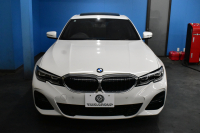 BMW 3シリーズ 320d Xﾄﾞﾗｲﾌﾞ Mｽﾎﾟｰﾂ 期間限定特別掲載！ 4WD ﾃﾞﾋﾞｭｰ&ｺﾝﾌｫｰﾄP ｻﾝﾙｰﾌ 全周囲ｶﾒﾗ ﾋｰﾀｰ付黒革電動ｽﾎﾟｰﾂｼｰﾄ 19AW 電動ﾄﾗﾝｸ ﾜｲﾔﾚｽ充電 追従ACC LEDﾍｯﾄﾞﾗｲﾄ ﾗｲﾌﾞｺｯｸﾋﾟｯﾄ ｱｯﾌﾟﾙｶｰﾌﾟﾚｲ  側面衝突&車線変更&逸脱&歩行者警告 液晶ﾒｰﾀｰ 2年保証
