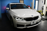 BMW 6シリーズ 630iｸﾞﾗﾝﾂｰﾘｽﾓ Mｽﾎﾟｰﾂ ｾﾚｸﾄP ﾊﾟﾉﾗﾏｻﾝﾙｰﾌ LEDﾍｯﾄﾞﾗｲﾄ 追従ACC ﾊｰﾏﾝｶｰﾄﾞﾝｻｳﾝﾄﾞ ﾋｰﾀｰ付黒革 HUD 衝突軽減ﾌﾞﾚｰｷ 車線変更 &逸脱&歩行者警告 ﾀｯﾁﾊﾟﾈﾙﾅﾋﾞ 全周囲ｶﾒﾗ3Dﾋﾞｭｰ 液晶ﾒｰﾀｰ  電動Rｹﾞｰﾄ 4ｿﾞｰﾝAC 2年保証