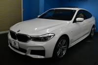 BMW 6シリーズ 630iｸﾞﾗﾝﾂｰﾘｽﾓ Mｽﾎﾟｰﾂ ｾﾚｸﾄP ﾊﾟﾉﾗﾏｻﾝﾙｰﾌ LEDﾍｯﾄﾞﾗｲﾄ 追従ACC ﾊｰﾏﾝｶｰﾄﾞﾝｻｳﾝﾄﾞ ﾋｰﾀｰ付黒革 HUD 衝突軽減ﾌﾞﾚｰｷ 車線変更 &逸脱&歩行者警告 ﾀｯﾁﾊﾟﾈﾙﾅﾋﾞ 全周囲ｶﾒﾗ3Dﾋﾞｭｰ 液晶ﾒｰﾀｰ  電動Rｹﾞｰﾄ 4ｿﾞｰﾝAC 2年保証