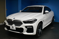 BMW X6 Xﾄﾞﾗｲﾌﾞ 35d Mｽﾎﾟｰﾂ ｺﾝﾌｫ-ﾄP ﾊﾟﾉﾗﾏｻﾝﾙｰﾌ 全席＆ｽﾃｱﾘﾝｸﾞﾋｰﾀｰ付ｺｰﾋｰ革 Fﾏｯｻｰｼﾞ＆ﾍﾞﾝﾁﾚｰｼｮﾝ LEDﾍｯﾄﾞACC HUD  harman/kardon LCW 22AW ｸﾘｽﾀﾙｼﾌﾄﾉﾌﾞ ｶｰﾎﾞﾝﾄﾘﾑ TVｼﾞｪｽﾁｬC付ﾀｯﾁﾊﾟﾈﾙﾅﾋﾞ全周囲ｶﾒﾗ 電動Rｹﾞｰﾄ 2年保証