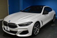 BMW 8シリーズ 840i ｸﾞﾗﾝｸｰﾍﾟ Mｽﾎﾟｰﾂ ﾊﾟﾉﾗﾏｶﾞﾗｽｻﾝﾙｰﾌ ﾚｰｻﾞｰLED ACC HUD  全席ﾋｰﾀｰ付茶＆黒革 前席ﾍﾞﾝﾁﾚｰｼｮﾝ ﾊｰﾏﾝｶｰﾄﾞﾝ ｲﾝﾃﾘｾｰﾌ ﾗｲﾌﾞｺｯｸﾋﾟｯﾄ ｼﾞｪｽﾁｬｰC対応ﾀｯﾁﾊﾟﾈﾙﾅﾋﾞ3Dﾋﾞｭｰ 2年保証