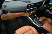 BMW 3シリーズ 320d Xﾄﾞﾗｲﾌﾞ ﾂｰﾘﾝｸﾞ Mｽﾎﾟｰﾂ 4WD ﾊｲﾗｲﾝ＆ｺﾝﾌｫｰﾄP ﾌﾙｾｸﾞTV 19AW Pｱｼｽﾄﾌﾟﾗｽ 3Dﾋﾞｭｰ全周囲ｶﾒﾗ ﾋｰﾀｰ付ｺﾆｬｯｸ革 BMWﾗｲﾌﾞｺｯｸﾋﾟｯﾄ ｱｯﾌﾟﾙｶｰﾌﾟﾚｲ  ACC LEDﾍｯﾄﾞﾗｲﾄ 車線変更&逸脱&歩行者警告 2年保証