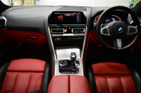 BMW 8シリーズ 840d Xﾄﾞﾗｲﾌﾞ ｸﾞﾗﾝｸｰﾍﾟ Mｽﾎﾟｰﾂ 4WD MﾃｸﾆｯｸｽﾎﾟｰﾂP ﾊﾟﾉﾗﾏｶﾞﾗｽｻﾝﾙｰﾌ ﾚｰｻﾞｰLED ACC HUD 全席ﾋｰﾀｰ付赤＆黒革 前席ﾍﾞﾝﾁﾚｰｼｮﾝ 20AW ﾊｰﾏﾝｶｰﾄﾞﾝ ｲﾝﾃﾘｾｰﾌ ﾗｲﾌﾞｺｯｸﾋﾟｯﾄ ｼﾞｪｽﾁｬｰC対応ﾀｯﾁﾊﾟﾈﾙﾅﾋﾞ3Dﾋﾞｭｰ 2年保証