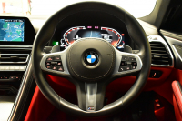 BMW 8シリーズ 840d Xﾄﾞﾗｲﾌﾞ ｸﾞﾗﾝｸｰﾍﾟ Mｽﾎﾟｰﾂ 4WD MﾃｸﾆｯｸｽﾎﾟｰﾂP ﾊﾟﾉﾗﾏｶﾞﾗｽｻﾝﾙｰﾌ ﾚｰｻﾞｰLED ACC HUD 全席ﾋｰﾀｰ付赤＆黒革 前席ﾍﾞﾝﾁﾚｰｼｮﾝ 20AW ﾊｰﾏﾝｶｰﾄﾞﾝ ｲﾝﾃﾘｾｰﾌ ﾗｲﾌﾞｺｯｸﾋﾟｯﾄ ｼﾞｪｽﾁｬｰC対応ﾀｯﾁﾊﾟﾈﾙﾅﾋﾞ3Dﾋﾞｭｰ 2年保証