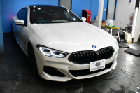 BMW 8シリーズ 840d Xﾄﾞﾗｲﾌﾞ ｸﾞﾗﾝｸｰﾍﾟ Mｽﾎﾟｰﾂ 4WD MﾃｸﾆｯｸｽﾎﾟｰﾂP ﾊﾟﾉﾗﾏｶﾞﾗｽｻﾝﾙｰﾌ ﾚｰｻﾞｰLED ACC HUD 全席ﾋｰﾀｰ付赤＆黒革 前席ﾍﾞﾝﾁﾚｰｼｮﾝ 20AW ﾊｰﾏﾝｶｰﾄﾞﾝ ｲﾝﾃﾘｾｰﾌ ﾗｲﾌﾞｺｯｸﾋﾟｯﾄ ｼﾞｪｽﾁｬｰC対応ﾀｯﾁﾊﾟﾈﾙﾅﾋﾞ3Dﾋﾞｭｰ 2年保証