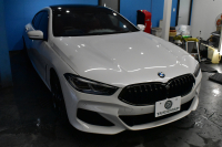 BMW 8シリーズ 840d Xﾄﾞﾗｲﾌﾞ ｸﾞﾗﾝｸｰﾍﾟ Mｽﾎﾟｰﾂ 4WD MﾃｸﾆｯｸｽﾎﾟｰﾂP ﾊﾟﾉﾗﾏｶﾞﾗｽｻﾝﾙｰﾌ ﾚｰｻﾞｰLED ACC HUD 全席ﾋｰﾀｰ付赤＆黒革 前席ﾍﾞﾝﾁﾚｰｼｮﾝ 20AW ﾊｰﾏﾝｶｰﾄﾞﾝ ｲﾝﾃﾘｾｰﾌ ﾗｲﾌﾞｺｯｸﾋﾟｯﾄ ｼﾞｪｽﾁｬｰC対応ﾀｯﾁﾊﾟﾈﾙﾅﾋﾞ3Dﾋﾞｭｰ 2年保証