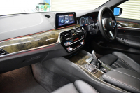 BMW 5シリーズ 530i Mｽﾎﾟｰﾂ 型式変更後ﾓﾃﾞﾙ 1ｵｰﾅｰ ﾊｲﾗｲﾝP 全面液晶ﾒｰﾀｰ 高出力ﾓﾃﾞﾙ 全席ﾋｰﾀｰ付黒革 HUD LEDﾍｯﾄﾞﾗｲﾄ 追従ACC Mｽﾎﾟｰﾂﾌﾞﾚｰｷ 車線変更警告 ﾀｯﾁﾊﾟﾈﾙ対応iﾄﾞﾗｲﾌﾞHDDﾅﾋﾞﾌﾙｾｸﾞ 3Dﾋﾞｭｰ Pｱｼｽﾄﾌﾟﾗｽ 電動ﾄﾗﾝｸ 2年保証