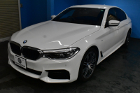 BMW 5シリーズ 530i Mｽﾎﾟｰﾂ 型式変更後ﾓﾃﾞﾙ 1ｵｰﾅｰ ﾊｲﾗｲﾝP 全面液晶ﾒｰﾀｰ 高出力ﾓﾃﾞﾙ 全席ﾋｰﾀｰ付黒革 HUD LEDﾍｯﾄﾞﾗｲﾄ 追従ACC Mｽﾎﾟｰﾂﾌﾞﾚｰｷ 車線変更警告 ﾀｯﾁﾊﾟﾈﾙ対応iﾄﾞﾗｲﾌﾞHDDﾅﾋﾞﾌﾙｾｸﾞ 3Dﾋﾞｭｰ Pｱｼｽﾄﾌﾟﾗｽ 電動ﾄﾗﾝｸ 2年保証
