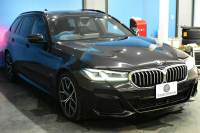 BMW 5シリーズ 530i ﾂｰﾘﾝｸﾞ Mｽﾎﾟｰﾂ LCI後期 ｾﾚｸﾄP  ﾊﾟﾉﾗﾏｻﾝﾙｰﾌ 全席ﾋ-ﾀ-付ﾌﾞﾗｯｸﾚｻﾞｰ  ﾊｰﾏﾝｶｰﾄﾞﾝ 新ﾃﾞｻﾞｲﾝLEDﾍｯﾄﾞﾗｲﾄ ACC HUD LCW 可変ｻｽﾍﾟﾝｼｮﾝ 19AW Mｽﾎﾟｰﾂﾌﾞﾚｰｷ ﾗｲﾌﾞｺｸﾋﾟｯﾄ ﾌﾙｾｸﾞ全周囲ｶﾒﾗ 電動Rｹﾞｰﾄ ｽﾏｰﾄｷｰ 2年保証