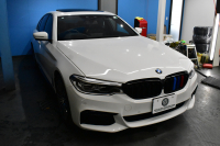 BMW 5シリーズ 530e Mｽﾎﾟｰﾂ iﾊﾟﾌｫｰﾏﾝｽ PHEV ｻﾝﾙｰﾌ ｲﾉﾍﾞｰｼｮﾝ&ﾊｲﾗｲﾝP 全面液晶ﾒｰﾀｰ 全席ﾋｰﾀｰ付黒革 ﾊｰﾏﾝｶｰﾄﾞﾝ 4ｿﾞｰﾝｴｱｺﾝ LEDﾍｯﾄﾞﾗｲﾄ ACC HUD LCW ﾀｯﾁﾊﾟﾈﾙﾅﾋﾞ全周囲ｶﾒﾗ ﾌﾙｾｸﾞﾜｲﾔﾚｽ充電 電動ﾄﾗﾝｸ Mｽﾎﾟｰﾂﾌﾞﾚｰｷ  2年保証