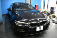 BMW 5シリーズ 530e Mｽﾎﾟｰﾂ iﾊﾟﾌｫｰﾏﾝｽ PHEV ｻﾝﾙｰﾌ 1ｵｰﾅｰ ﾊｲﾗｲﾝP 全席ﾋｰﾀｰ付黒革 LEDﾍｯﾄﾞﾗｲﾄ 液晶ﾒｰﾀｰ ACC LCW ﾀｯﾁﾊﾟﾈﾙﾅﾋﾞ全周囲ｶﾒﾗ ﾌﾙｾｸﾞﾊﾟｰｷﾝｸﾞｱｼｽﾄ 電動ﾄﾗﾝｸ Mｽﾎﾟｰﾂﾌﾞﾚｰｷ  2年保証