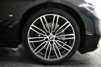 BMW 5シリーズ 530e Mｽﾎﾟｰﾂ iﾊﾟﾌｫｰﾏﾝｽ PHEV ｻﾝﾙｰﾌ 1ｵｰﾅｰ ﾊｲﾗｲﾝP 全席ﾋｰﾀｰ付黒革 LEDﾍｯﾄﾞﾗｲﾄ 液晶ﾒｰﾀｰ ACC LCW ﾀｯﾁﾊﾟﾈﾙﾅﾋﾞ全周囲ｶﾒﾗ ﾌﾙｾｸﾞﾊﾟｰｷﾝｸﾞｱｼｽﾄ 電動ﾄﾗﾝｸ Mｽﾎﾟｰﾂﾌﾞﾚｰｷ  2年保証