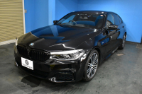 BMW 5シリーズ 530i Mｽﾎﾟｰﾂ 型式変更後ﾓﾃﾞﾙ「JR20」 高出力ﾓﾃﾞﾙ ﾊｲﾗｲﾝP 全席ﾋｰﾀｰ付黒革 HUD LEDﾍｯﾄﾞﾗｲﾄ 追従ACC Mｽﾎﾟｰﾂﾌﾞﾚｰｷ 19AW 全面液晶ﾒｰﾀｰ 車線変更警告 ﾀｯﾁﾊﾟﾈﾙ対応iﾄﾞﾗｲﾌﾞHDDﾅﾋﾞ全周囲ｶﾒﾗ 3Dﾋﾞｭｰ ﾌﾙｾｸﾞ Pｱｼｽﾄﾌﾟﾗｽ 電動ﾄﾗﾝｸ 2年保証