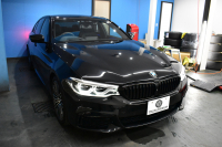 BMW 5シリーズ 530i Mｽﾎﾟｰﾂ 型式変更後ﾓﾃﾞﾙ「JR20」 高出力ﾓﾃﾞﾙ ﾊｲﾗｲﾝP 全席ﾋｰﾀｰ付黒革 HUD LEDﾍｯﾄﾞﾗｲﾄ 追従ACC Mｽﾎﾟｰﾂﾌﾞﾚｰｷ 19AW 全面液晶ﾒｰﾀｰ 車線変更警告 ﾀｯﾁﾊﾟﾈﾙ対応iﾄﾞﾗｲﾌﾞHDDﾅﾋﾞ全周囲ｶﾒﾗ 3Dﾋﾞｭｰ ﾌﾙｾｸﾞ Pｱｼｽﾄﾌﾟﾗｽ 電動ﾄﾗﾝｸ 2年保証