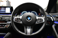 BMW 5シリーズ 530i Mｽﾎﾟｰﾂ 型式変更後ﾓﾃﾞﾙ「JR20」 高出力ﾓﾃﾞﾙ ﾊｲﾗｲﾝP 全席ﾋｰﾀｰ付黒革 HUD LEDﾍｯﾄﾞﾗｲﾄ 追従ACC Mｽﾎﾟｰﾂﾌﾞﾚｰｷ 19AW 全面液晶ﾒｰﾀｰ 車線変更警告 ﾀｯﾁﾊﾟﾈﾙ対応iﾄﾞﾗｲﾌﾞHDDﾅﾋﾞ全周囲ｶﾒﾗ 3Dﾋﾞｭｰ ﾌﾙｾｸﾞ Pｱｼｽﾄﾌﾟﾗｽ 電動ﾄﾗﾝｸ 2年保証