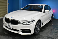 BMW 5シリーズ 530e Mｽﾎﾟｰﾂ iﾊﾟﾌｫｰﾏﾝｽ PHEV ﾊｲﾗｲﾝP 全席ﾋｰﾀｰ付黒革 HUD ｼﾞｪｽﾁｬｰｺﾝﾄﾛｰﾙ付ﾀｯﾁﾊﾟﾈﾙﾅﾋﾞ全周囲ｶﾒﾗ ﾌﾙｾｸﾞTV LEDﾍｯﾄﾞﾗｲﾄ 液晶ﾒｰﾀｰ ACC LCW ﾊﾟｰｷﾝｸﾞｱｼｽﾄ 電動ﾄﾗﾝｸ Mｽﾎﾟｰﾂﾌﾞﾚｰｷ  2年保証