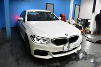 BMW 5シリーズ 530e Mｽﾎﾟｰﾂ iﾊﾟﾌｫｰﾏﾝｽ PHEV ﾊｲﾗｲﾝP 全席ﾋｰﾀｰ付黒革 HUD ｼﾞｪｽﾁｬｰｺﾝﾄﾛｰﾙ付ﾀｯﾁﾊﾟﾈﾙﾅﾋﾞ全周囲ｶﾒﾗ ﾌﾙｾｸﾞTV LEDﾍｯﾄﾞﾗｲﾄ 液晶ﾒｰﾀｰ ACC LCW ﾊﾟｰｷﾝｸﾞｱｼｽﾄ 電動ﾄﾗﾝｸ Mｽﾎﾟｰﾂﾌﾞﾚｰｷ  2年保証