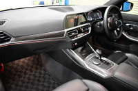 BMW 3シリーズ 320i Mｽﾎﾟｰﾂ 1ｵｰﾅｰ ﾊｲﾗｲﾝ&ｺﾝﾌｫｰﾄP ﾋｰﾀｰ付黒革 LEDﾍｯﾄﾞﾗｲﾄ 追従ACC 19AW ﾀｯﾁﾊﾟﾈﾙﾅﾋﾞ ﾊﾟｰｷﾝｸﾞｱｼｽﾄﾌﾟﾗｽ 全周囲ｶﾒﾗ 電動ﾄﾗﾝｸ HiFiｽﾋﾟｰｶｰ ｳｯﾄﾞｲﾝﾃﾘｱ ｱｯﾌﾟﾙｶｰﾌﾟﾚｲ 2年保証