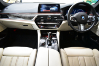 BMW 5シリーズ 530i Mｽﾎﾟｰﾂ ｲﾉﾍﾞｰｼｮﾝ&ﾊｲﾗｲﾝP 高出力ﾓﾃﾞﾙ 全席ﾋｰﾀｰ付白革 LEDﾍｯﾄﾞﾗｲﾄ 追従ACC HUD Mｽﾎﾟｰﾂﾌﾞﾚｰｷ 19AW 液晶ﾒｰﾀｰ 車線変更警告 ﾀｯﾁﾊﾟﾈﾙ対応iﾄﾞﾗｲﾌﾞHDDﾅﾋﾞﾌﾙｾｸﾞ全周囲ｶﾒﾗ 3Dﾋﾞｭｰ Pｱｼｽﾄﾌﾟﾗｽ 電動ﾄﾗﾝｸ 2年保証