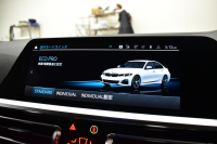 BMW 3シリーズ 320i Mｽﾎﾟｰﾂ ﾃﾞﾋﾞｭｰ&ｺﾝﾌｫｰﾄP ﾋｰﾀｰ付黒革 19AW ﾗｲﾌﾞｺｯｸﾋﾟｯﾄﾀｯﾁﾊﾟﾈﾙﾅﾋﾞ ｱｯﾌﾟﾙｶｰﾌﾟﾚｲ 追従ACC LEDﾍｯﾄﾞﾗｲﾄ 電動ﾄﾗﾝｸ 側面衝突&車線変更&逸脱警告 液晶ﾒｰﾀｰ Pｱｼｽﾄ ｳｯﾄﾞｲﾝﾃﾘｱ HiFiｽﾋﾟｰｶｰ 2年保証