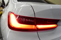 BMW 3シリーズ 320i Mｽﾎﾟｰﾂ ﾃﾞﾋﾞｭｰ&ｺﾝﾌｫｰﾄP ﾋｰﾀｰ付黒革 19AW ﾗｲﾌﾞｺｯｸﾋﾟｯﾄﾀｯﾁﾊﾟﾈﾙﾅﾋﾞ ｱｯﾌﾟﾙｶｰﾌﾟﾚｲ 追従ACC LEDﾍｯﾄﾞﾗｲﾄ 電動ﾄﾗﾝｸ 側面衝突&車線変更&逸脱警告 液晶ﾒｰﾀｰ Pｱｼｽﾄ ｳｯﾄﾞｲﾝﾃﾘｱ HiFiｽﾋﾟｰｶｰ 2年保証