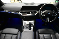 BMW 3シリーズ 320i Mｽﾎﾟｰﾂ ﾃﾞﾋﾞｭｰ&ｺﾝﾌｫｰﾄP ﾋｰﾀｰ付黒革 19AW ﾗｲﾌﾞｺｯｸﾋﾟｯﾄﾀｯﾁﾊﾟﾈﾙﾅﾋﾞ ｱｯﾌﾟﾙｶｰﾌﾟﾚｲ 追従ACC LEDﾍｯﾄﾞﾗｲﾄ 電動ﾄﾗﾝｸ 側面衝突&車線変更&逸脱警告 液晶ﾒｰﾀｰ Pｱｼｽﾄ ｳｯﾄﾞｲﾝﾃﾘｱ HiFiｽﾋﾟｰｶｰ 2年保証