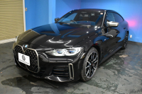 BMW 4シリーズ M440i xDriveｸﾞﾗﾝｸｰﾍﾟ 1ｵｰﾅｰ ｲﾉﾍﾞｰｼｮﾝ&ｺﾝﾌｫｰﾄ&ﾊｲﾗｲﾝP 全周囲ｶﾒﾗ ﾋｰﾀｰ付赤革 19AW ﾚｰｻﾞｰLEDﾍｯﾄﾞ HUD Mｽﾎﾟｰﾂﾃﾞﾌ ﾚｯﾄﾞﾌﾞﾚｰｷｷｬﾘﾊﾟｰ 可変Mｻｽ ｼﾞｪｽﾁｬｰC付ﾗｲﾌﾞｺｯｸﾋﾟｯﾄ Pｱｼｽﾄ LCW Apple Car Play TV harman/kardon 2年保証