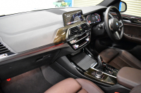 BMW X3 Xﾄﾞﾗｲﾌﾞ20d Mｽﾎﾟｰﾂ 1ｵｰﾅｰ 型式変更後ﾓﾃﾞﾙ(UZ20) ｾﾚｸﾄ&ﾊｲﾗｲﾝP ﾊﾟﾉﾗﾏｻﾝﾙｰﾌ ﾗｲﾌﾞｺｯｸﾋﾟｯﾄ LEDﾍｯﾄﾞﾗｲﾄ 追従ACC HUD 全席ﾋｰﾀｰ付ﾓｶﾚｻﾞｰ LCW ﾊｰﾏﾝｶｰﾄﾞﾝ ﾀｯﾁﾊﾟﾈﾙﾅﾋﾞﾌﾙｾｸﾞ全周囲ｶﾒﾗ 電動Rｹﾞｰﾄ ﾜｲﾔﾚｽ充電 19AW 2年保証