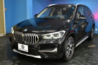 BMW X1 Xdrive18d Xﾗｲﾝ LCI後期 ﾌｪｲｽﾘﾌﾄ後ﾓﾃﾞﾙ 4WD ｱﾄﾞﾊﾞﾝｽﾄﾞｱｸﾃｨﾌﾞｾｰﾌﾃｨ&ﾊｲﾗｲﾝ&ｺﾝﾌｫｰﾄP ACC ﾋｰﾀｰ付電動白革 LEDﾍｯﾄﾞﾗｲﾄ 18AW 車線逸脱&歩行者警告 衝突軽減B ﾀｯﾁﾊﾟﾈﾙﾅﾋﾞ Bｶﾒﾗ 電動Rｹﾞｰﾄ 2年保証