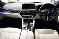 BMW 5シリーズ 530e Mｽﾎﾟｰﾂ iﾊﾟﾌｫｰﾏﾝｽ PHEV 1ｵｰﾅｰ ｺﾝﾌｫｰﾄ＆ﾊｲﾗｲﾝP 前席ﾍﾞﾝﾁﾚｰｼｮﾝ&ﾏｯｻｰｼﾞ&全席ﾋｰﾀｰ付白革 HUD ｼﾞｪｽﾁｬｰｺﾝﾄﾛｰﾙ付ﾀｯﾁﾊﾟﾈﾙﾅﾋﾞ4ｿﾞｰﾝAC 全周囲ｶﾒﾗ ﾌﾙｾｸﾞTV LEDﾍｯﾄﾞﾗｲﾄ 液晶ﾒｰﾀｰ ACC LCW 電動ﾄﾗﾝｸ 2年保証