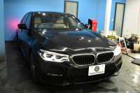 BMW 5シリーズ 530e Mｽﾎﾟｰﾂ iﾊﾟﾌｫｰﾏﾝｽ PHEV 1ｵｰﾅｰ ｺﾝﾌｫｰﾄ＆ﾊｲﾗｲﾝP 全席ﾋｰﾀｰ付白革 HUD ｼﾞｪｽﾁｬｰｺﾝﾄﾛｰﾙ付ﾀｯﾁﾊﾟﾈﾙﾅﾋﾞ4ｿﾞｰﾝAC 全周囲ｶﾒﾗ ﾌﾙｾｸﾞTV LEDﾍｯﾄﾞﾗｲﾄ 液晶ﾒｰﾀｰ ACC LCW ﾊﾟｰｷﾝｸﾞｱｼｽﾄ 電動ﾄﾗﾝｸ 2年保証