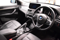 BMW X1 Xdrive18d Xﾗｲﾝ LCI後期 4WD ｾﾚｸﾄ&ｱﾄﾞﾊﾞﾝｽﾄﾞｱｸﾃｨﾌﾞｾｰﾌﾃｨ&ﾊｲﾗｲﾝ&ｺﾝﾌｫｰﾄP ﾊﾟﾉﾗﾏｻﾝﾙｰﾌ ACC ﾋｰﾀｰ付電動黒革 LEDﾍｯﾄﾞﾗｲﾄ 18AW 車線逸脱&歩行者警告 衝突軽減B ﾀｯﾁﾊﾟﾈﾙﾅﾋﾞ Bｶﾒﾗ ﾜｲﾔﾚｽﾁｬｰｼﾞ 電動Rｹﾞｰﾄ 2年保証