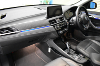 BMW X1 Xdrive18d Xﾗｲﾝ LCI後期 4WD ｾﾚｸﾄ&ｱﾄﾞﾊﾞﾝｽﾄﾞｱｸﾃｨﾌﾞｾｰﾌﾃｨ&ﾊｲﾗｲﾝ&ｺﾝﾌｫｰﾄP ﾊﾟﾉﾗﾏｻﾝﾙｰﾌ ACC ﾋｰﾀｰ付電動黒革 LEDﾍｯﾄﾞﾗｲﾄ 18AW 車線逸脱&歩行者警告 衝突軽減B ﾀｯﾁﾊﾟﾈﾙﾅﾋﾞ Bｶﾒﾗ ﾜｲﾔﾚｽﾁｬｰｼﾞ 電動Rｹﾞｰﾄ 2年保証