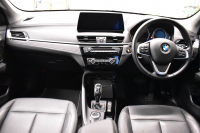 BMW X1 Xdrive18d Xﾗｲﾝ LCI後期 4WD ｾﾚｸﾄ&ｱﾄﾞﾊﾞﾝｽﾄﾞｱｸﾃｨﾌﾞｾｰﾌﾃｨ&ﾊｲﾗｲﾝ&ｺﾝﾌｫｰﾄP ﾊﾟﾉﾗﾏｻﾝﾙｰﾌ ACC ﾋｰﾀｰ付電動黒革 LEDﾍｯﾄﾞﾗｲﾄ 18AW 車線逸脱&歩行者警告 衝突軽減B ﾀｯﾁﾊﾟﾈﾙﾅﾋﾞ Bｶﾒﾗ ﾜｲﾔﾚｽﾁｬｰｼﾞ 電動Rｹﾞｰﾄ 2年保証