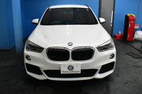 BMW X1 Xdrive20i Mｽﾎﾟｰﾂ ｱﾄﾞﾊﾞﾝｽﾄﾞｱｸﾃｨﾌﾞｾｰﾌﾃｨ&ｺﾝﾌｫｰﾄP 4WD 1ｵｰﾅｰ 追従ACC HUD ﾋｰﾀｰ付電動黒革 OZMSW20AW ｱｲﾊﾞｯﾊﾀﾞｳﾝｻｽ ﾀｯﾁﾊﾟｯﾄﾞﾅﾋﾞBｶﾒﾗ Pｱｼｽﾄ LEDﾍｯﾄﾞﾗｲﾄ 衝突軽減B 車線逸脱&歩行者警告 電動Rｹﾞｰﾄ 2年保証