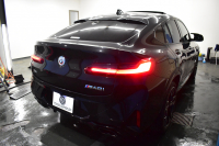 BMW X4 M40i LCI後期 1ｵｰﾅｰ ｾﾚｸﾄP 変更後ﾃﾞｻﾞｲﾝLEDﾍｯﾄﾞﾗｲﾄ&ﾃｰﾙ ﾊﾟﾉﾗﾏｻﾝﾙｰﾌ ﾗｲﾌﾞｺｸﾋﾟｯﾄ 可変Mｻｽ Fﾍﾞﾝﾁﾚｰｼｮﾝ&全席ﾋｰﾀｰ付黒革 ﾊｰﾏﾝｶｰﾄﾞﾝ 21AW 追従ACC HUD ｽﾃｱﾘﾝｸﾞﾋｰﾀｰ ﾀｯﾁﾊﾟﾈﾙﾅﾋﾞ ﾌﾙｾｸﾞ 全周囲ｶﾒﾗ 電動Rｹﾞｰﾄ 2年保証