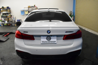 BMW 5シリーズ M550i Xﾄﾞﾗｲﾌﾞ ｱﾙﾃｨﾒｯﾄｴﾃﾞｨｼｮﾝ 55台限定車 4WD ｻﾝﾙｰﾌ ﾚｰｻﾞｰLEDﾍｯﾄﾞﾗｲﾄ ﾗｲﾌﾞｺｯｸﾋﾟｯﾄ ｺﾝﾌｫｰﾄｼｰﾄ 前席ﾏｯｻｰｼﾞ&ﾍﾞﾝﾁﾚｰﾀｰ 全席ﾋｰﾀｰ付黒革 可変Mｻｽ harman/kardon Mｽﾎﾟｰﾂﾌﾞﾚｰｷ ACC HUD 全周囲ｶﾒﾗ ﾌﾙｾｸﾞ 2年保証