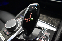 BMW 5シリーズ M550i Xﾄﾞﾗｲﾌﾞ ｱﾙﾃｨﾒｯﾄｴﾃﾞｨｼｮﾝ 55台限定車 4WD ｻﾝﾙｰﾌ ﾚｰｻﾞｰLEDﾍｯﾄﾞﾗｲﾄ ﾗｲﾌﾞｺｯｸﾋﾟｯﾄ ｺﾝﾌｫｰﾄｼｰﾄ 前席ﾏｯｻｰｼﾞ&ﾍﾞﾝﾁﾚｰﾀｰ 全席ﾋｰﾀｰ付黒革 可変Mｻｽ harman/kardon Mｽﾎﾟｰﾂﾌﾞﾚｰｷ ACC HUD 全周囲ｶﾒﾗ ﾌﾙｾｸﾞ 2年保証