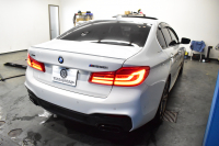 BMW 5シリーズ M550i Xﾄﾞﾗｲﾌﾞ ｱﾙﾃｨﾒｯﾄｴﾃﾞｨｼｮﾝ 55台限定車 4WD ｻﾝﾙｰﾌ ﾚｰｻﾞｰLEDﾍｯﾄﾞﾗｲﾄ ﾗｲﾌﾞｺｯｸﾋﾟｯﾄ ｺﾝﾌｫｰﾄｼｰﾄ 前席ﾏｯｻｰｼﾞ&ﾍﾞﾝﾁﾚｰﾀｰ 全席ﾋｰﾀｰ付黒革 可変Mｻｽ harman/kardon Mｽﾎﾟｰﾂﾌﾞﾚｰｷ ACC HUD 全周囲ｶﾒﾗ ﾌﾙｾｸﾞ 2年保証