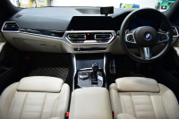 BMW 3シリーズ 320i Mｽﾎﾟｰﾂ ｲﾉﾍﾞｰｼｮﾝ&ﾊｲﾗｲﾝ&ｺﾝﾌｫｰﾄ&ｻｳﾝﾄﾞP ﾚｰｻﾞｰLEDﾍｯﾄﾞﾗｲﾄ ﾋｰﾀｰ付白革 可変Mｻｽ  追従ACC HUD ﾗｲﾌﾞｺｯｸﾋﾟｯﾄ全周囲ｶﾒﾗ ｱｯﾌﾟﾙｶｰﾌﾟﾚｲ haraman/kardon 1ｵｰﾅｰ 電動ﾄﾗﾝｸ2年保証
